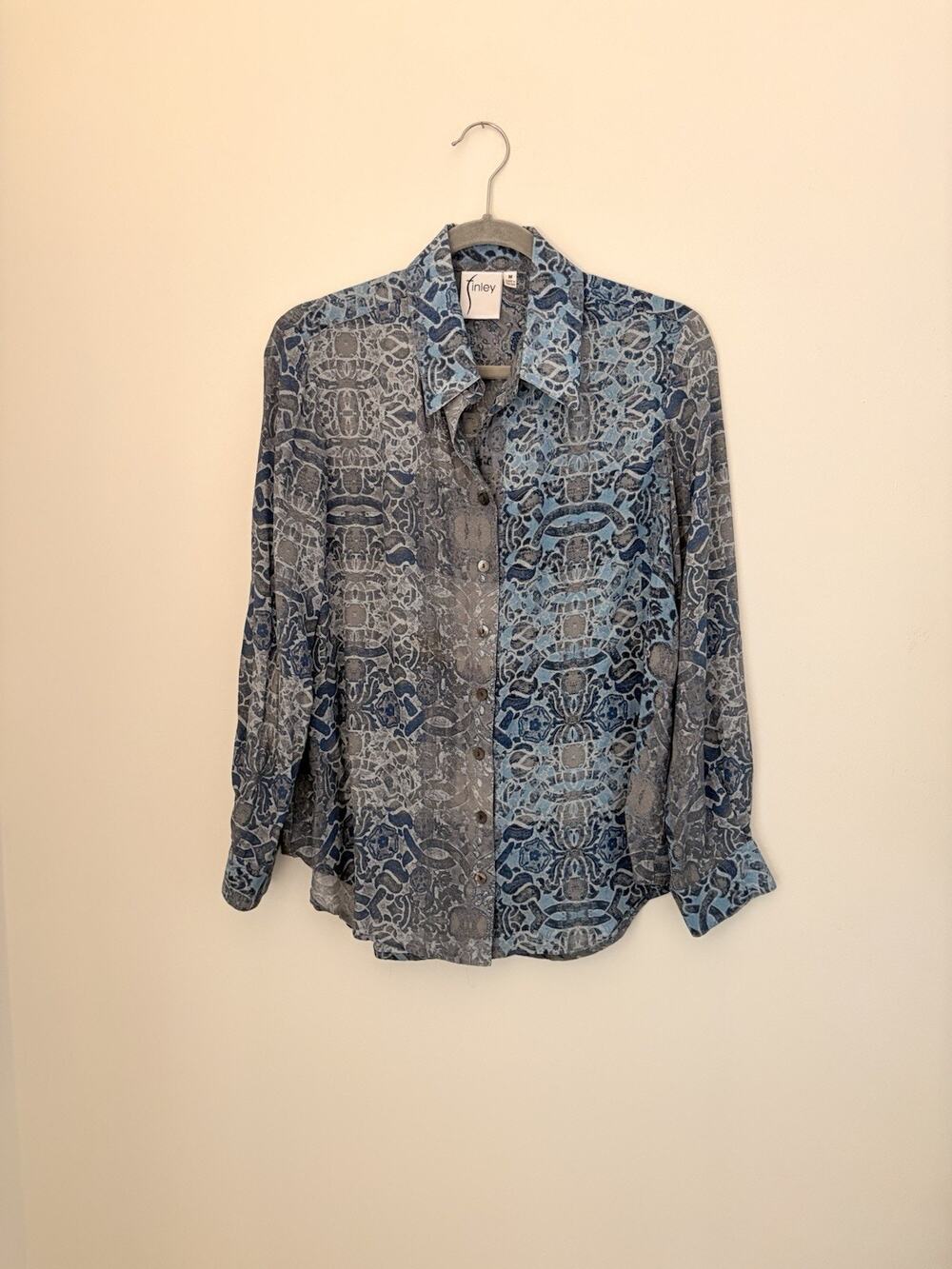 Finley 100% Silk Geometric Button-Up Blouse Women’s Size M Blue Gray Long Sleeve